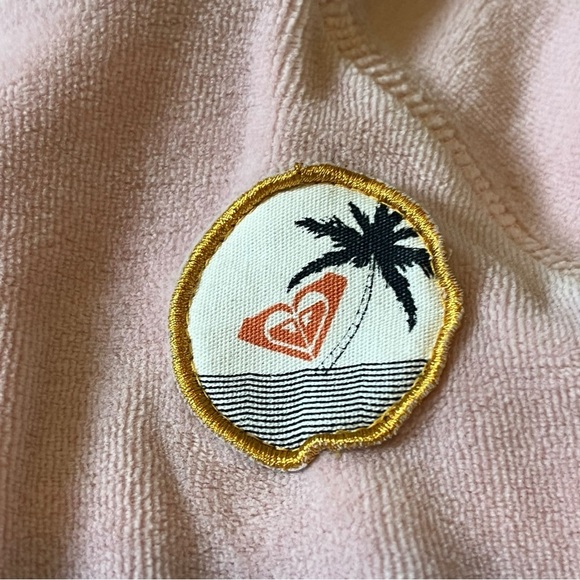 Girls size 8 Roxy crewneck. Super cute pale pink with a palm tree on the front - Picture 2 of 5